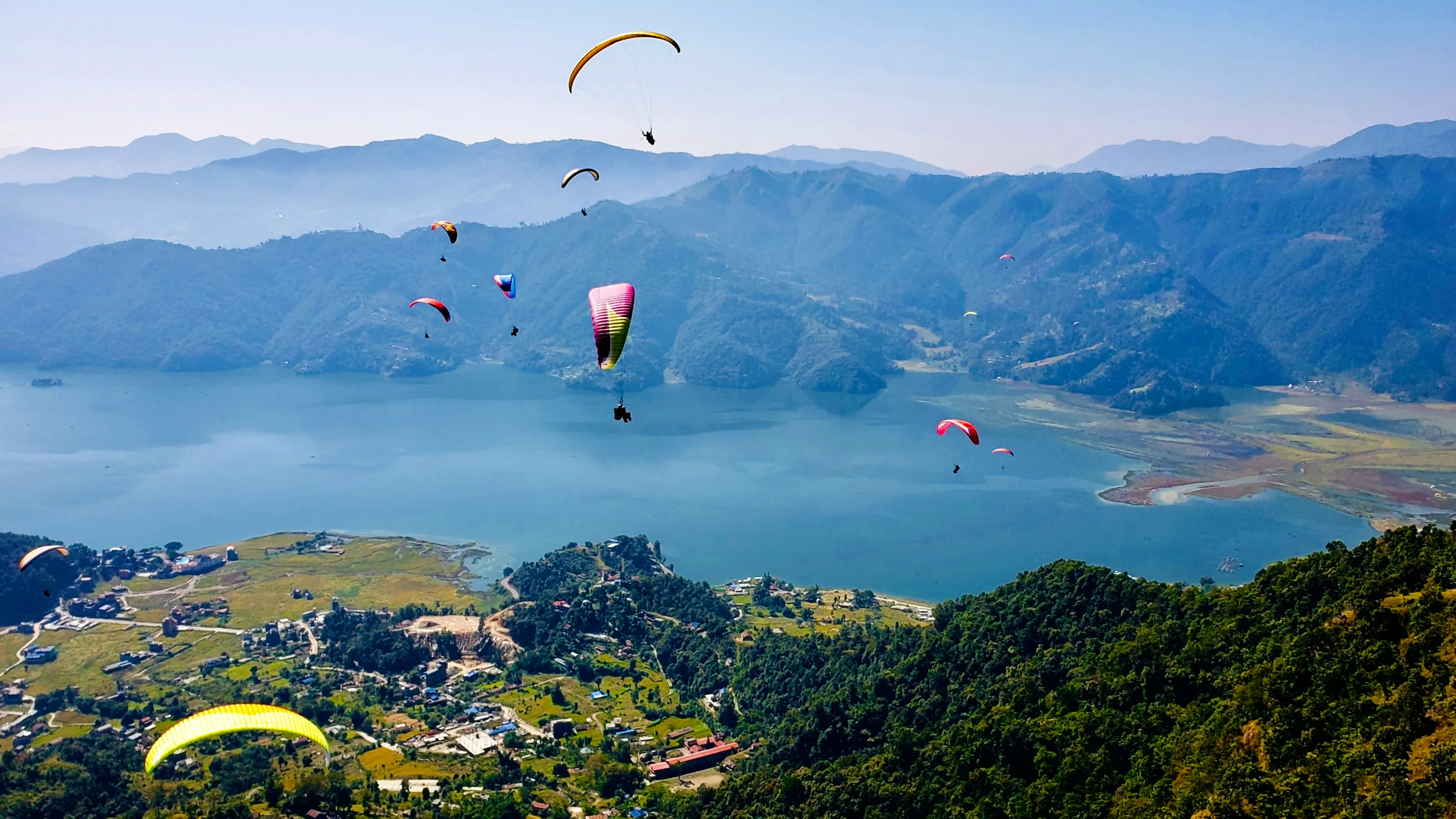Paragliding in Pokhara / Kathamdu